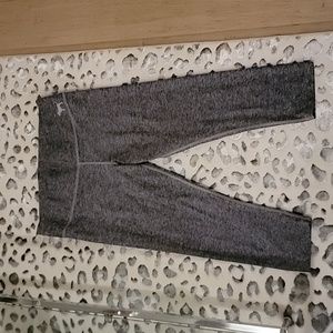 Victoria Secret Yoga cropped pants